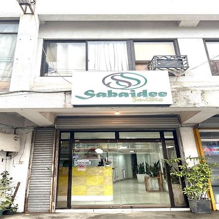 Oyo 910 Sabaidee Suites 만다웨 시 외부 사진