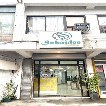 Oyo 910 Sabaidee Suites 만다웨 시 외부 사진